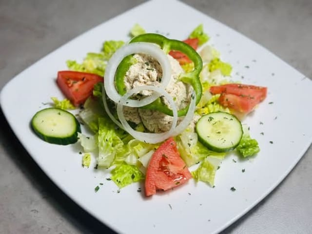 Mom's Salad Platter (6-8).