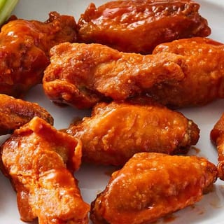 MOM CHICKEN WINGS (8)